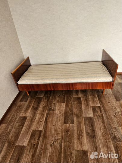 Кровать односпальная с матрасом бу