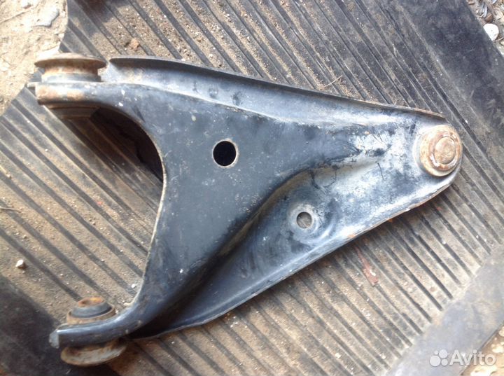 Рычаг передний правый Рено Renault