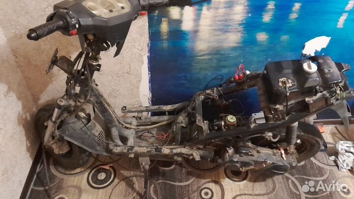 Продаю скутер за 12к