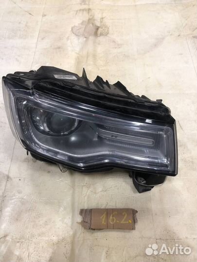 Правая фара Grand Cherokee WK2 рест