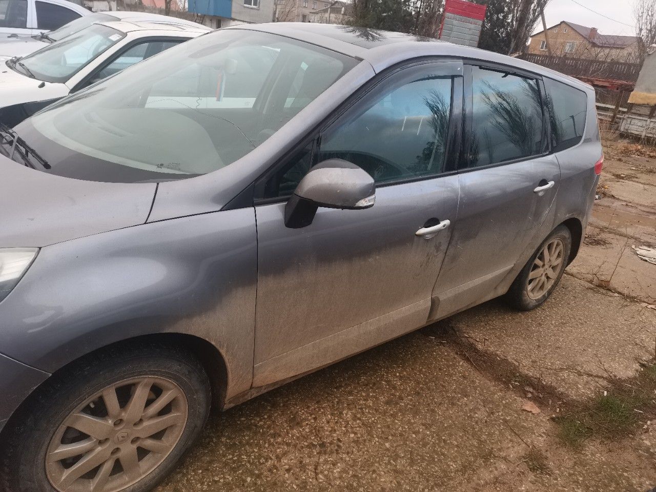 Renault Grand Scenic: фото владельца