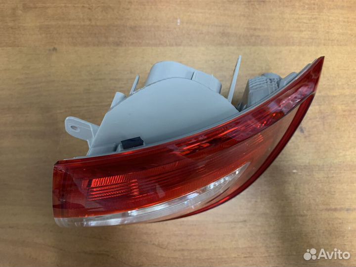 Фонарь задний правый Skoda Rapid