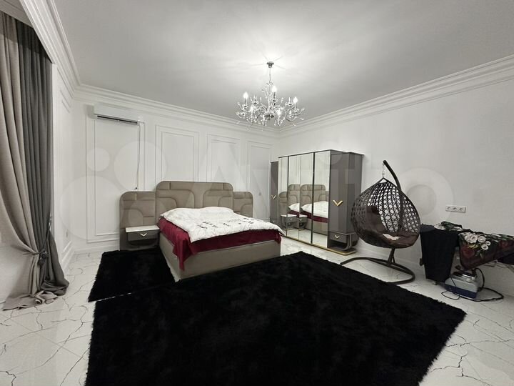 Дом 350 м² на участке 9 сот.