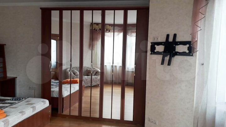 2-к. квартира, 70 м², 13/25 эт.