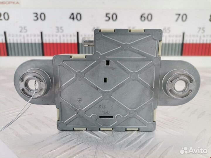 Усилитель антенны BMW X5 E70 2010 65206935024