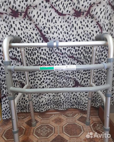 Инвалидные ходунки