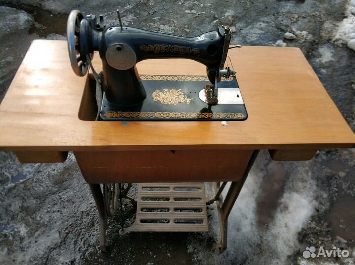 Швейная машина пмз им.Калинина