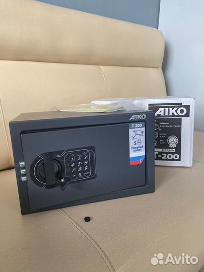 Сейф для хранения ценностей, документов,оружия