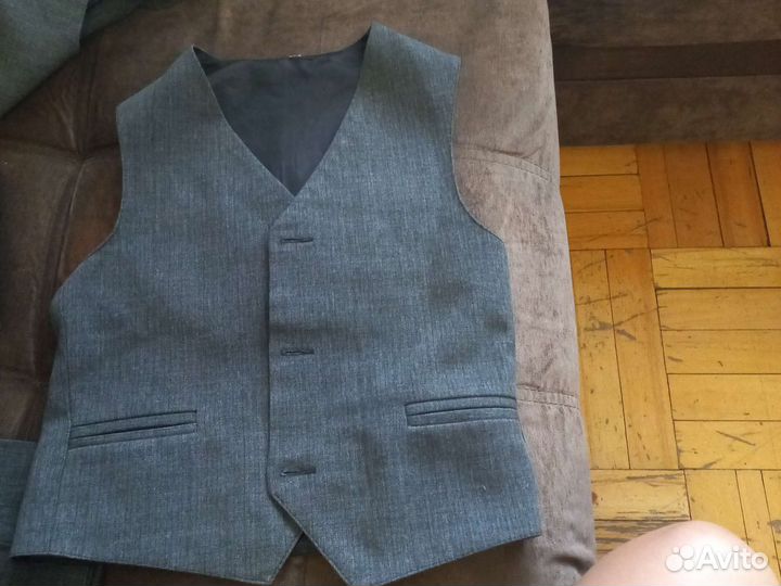 Школьная форма для мальчика серая