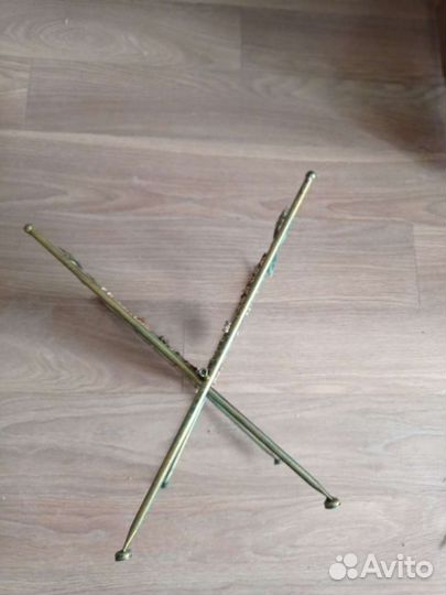 Газетница (подставка для книг)