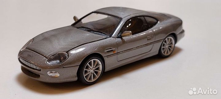 Модель автомобиля Aston Martin DB7