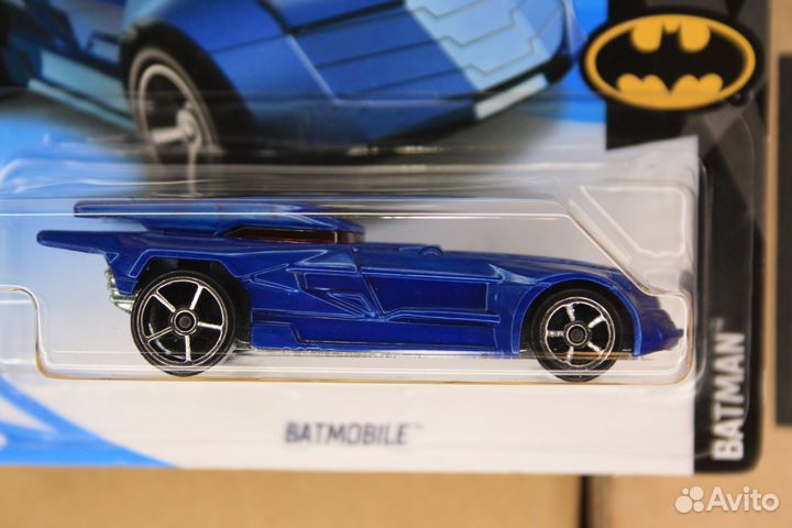 Модель Hot Wheels batmobile