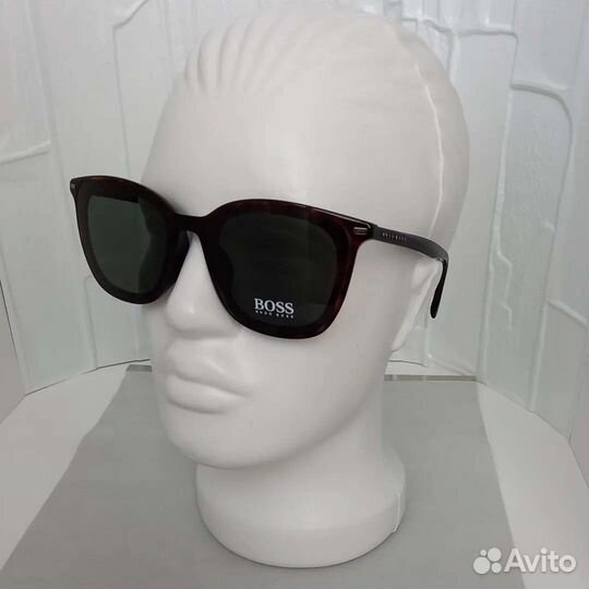 Солнечные очки Hugo Boss