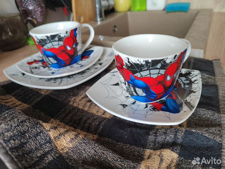 Кружки, тарелки. Посуда детская