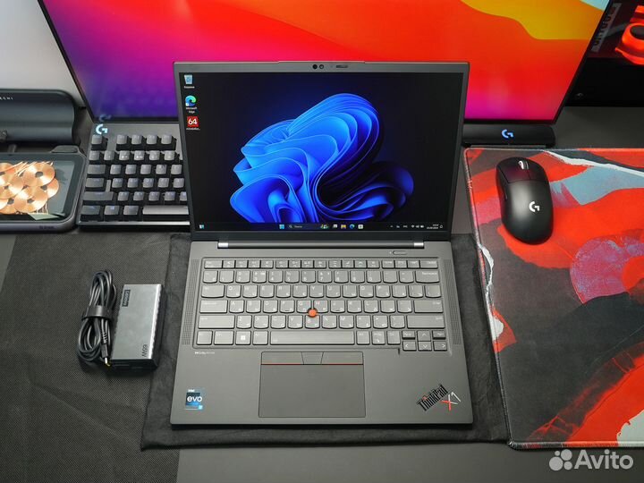 Lenovo Thinkpad X1 Carbon 11th Gen i7-1365U Touch