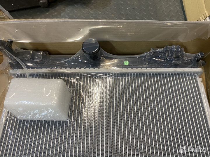 Радиатор охлаждения Тойота C-HR королла