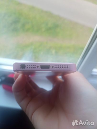iPhone SE, 32 ГБ