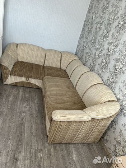 Продам угловой диван бу