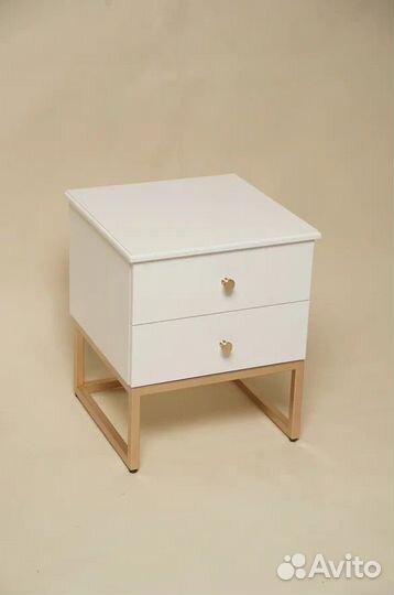 Консоль рифленая дизайнерская в современном стиле