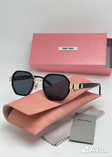 Солнцезащитные очки miu miu