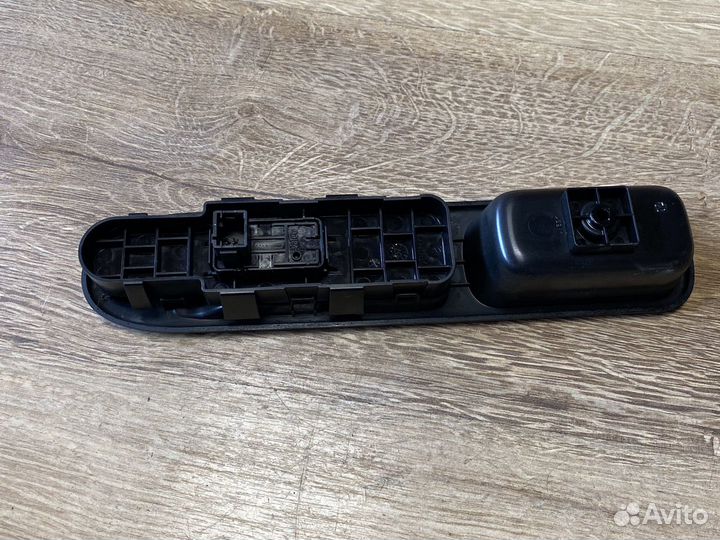 Peugeot 207 блок стеклоподъёмника пассажирской две