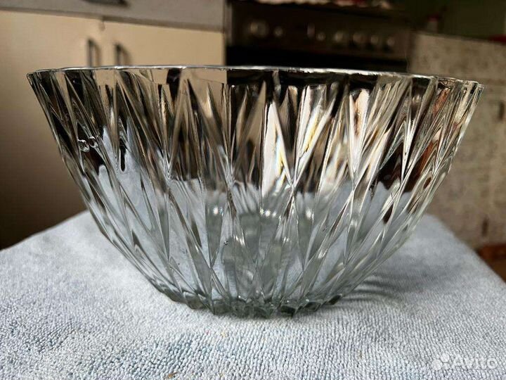 Салатники. Хрустальный большой, цветное стеклоссср