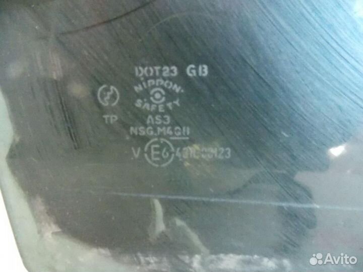 Стекло двери задней правой Mazda Premacy CP 1999-2