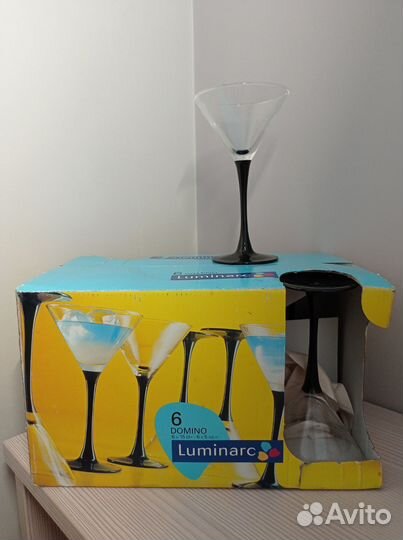 Набор бокалов для вина и для мартини