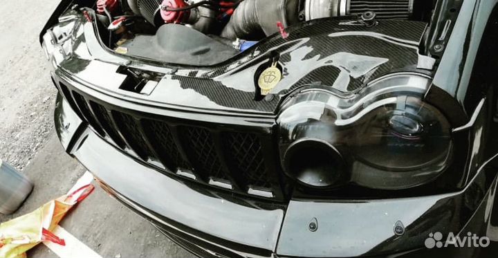 Накладка на решетку радиатора и фары Jeep WK/SRT