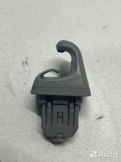 Крючок солнцезащитного козырка передний Toyota
