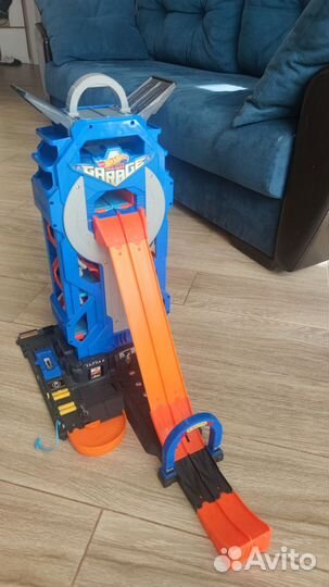 Hot wheels city Мега гараж и Hot wheels автовоз