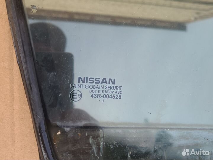 Форточка задняя левая (правая) Nissan Tiida C11