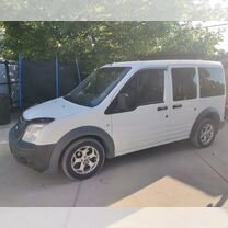 Ford Tourneo Connect 1.8 MT, 2009, 268 000 км, с пробегом, цена 750 000 руб.