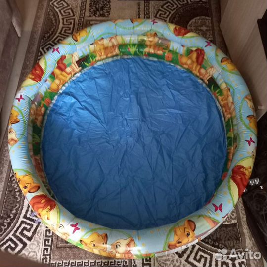 Детский надувной бассейн