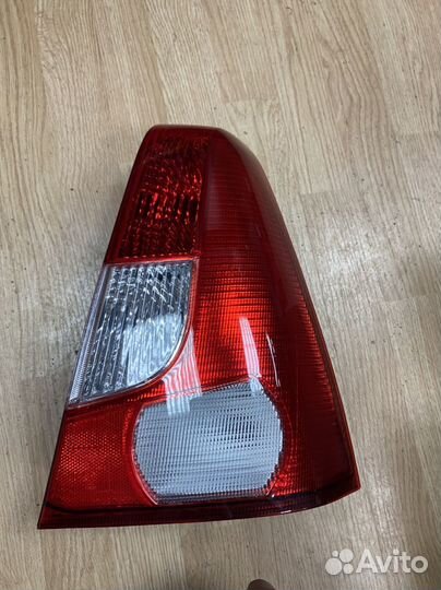 Фонарь задний правый renault logan 1