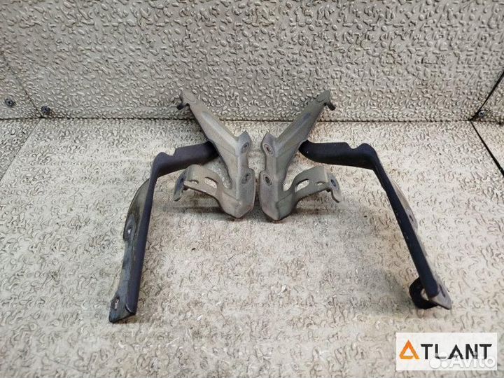 Петля капота subaru R2