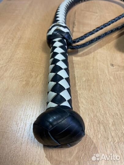 Нагайка чёрно-белая