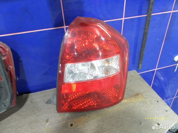 Фонарь задний, левый на Kia Cerato 1 хэчбек