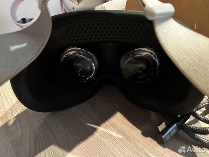 VR шлем Oculus Quest 2 64Gb