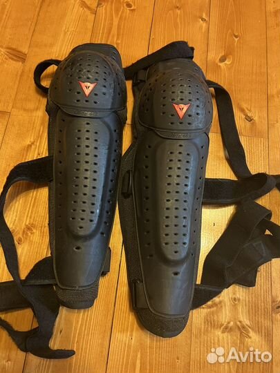 Наколенники dainese