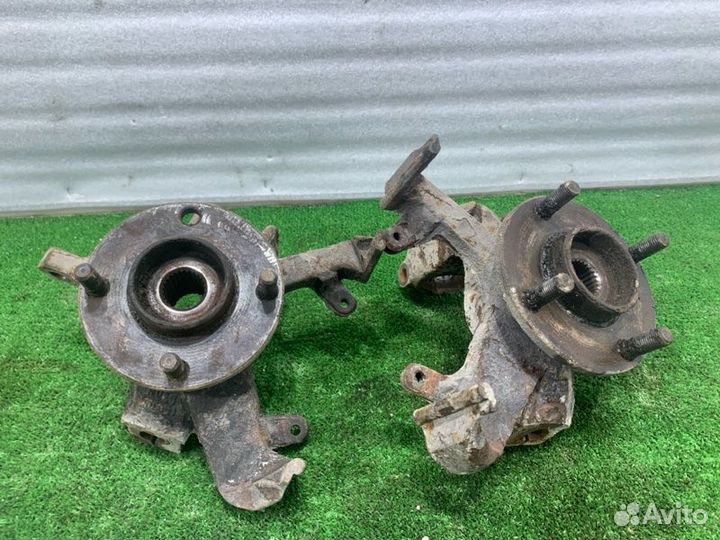 Кулак поворотный передний Ford Focus хэтчбек 1.6L