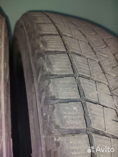 Bridgestone Blizzak DM-V1 215/60 R17