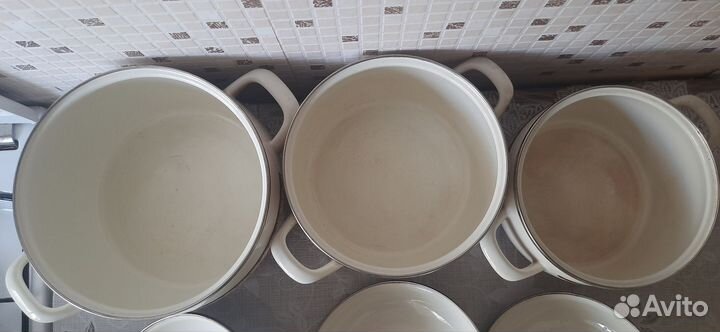 Набор эмалированных кастрюль