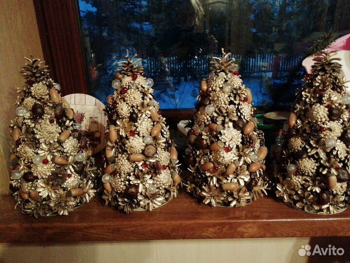 Елка из шишек ручной работы