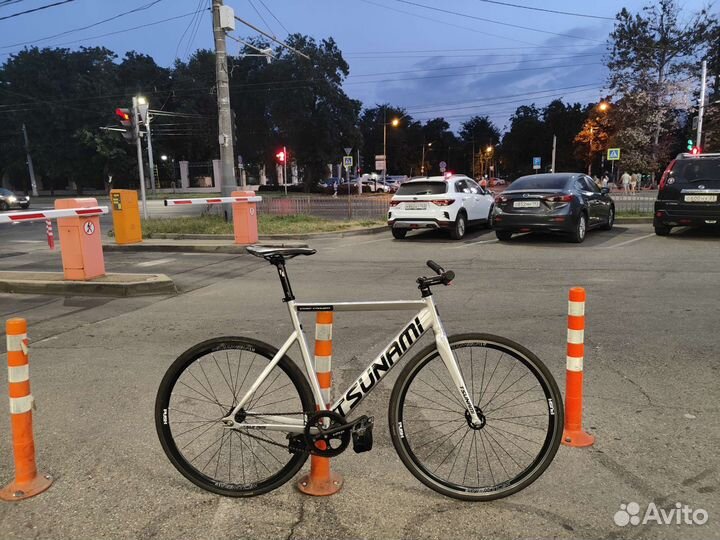 Велосипед фикс Tsunami Snm200