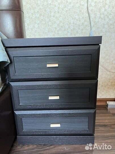 Тумбочка прикроватная