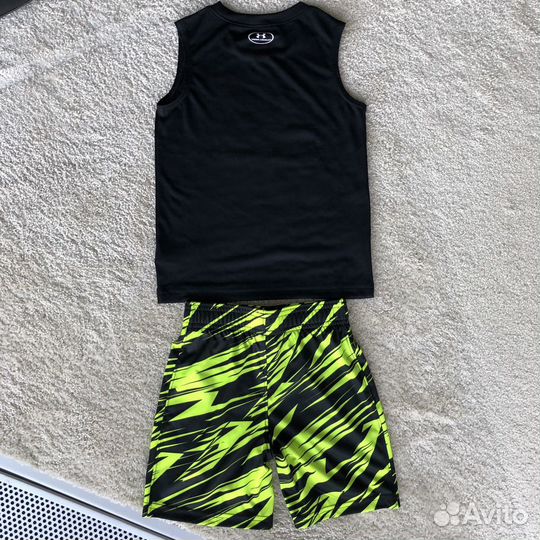 Спортивный комлект Under Armour, новый