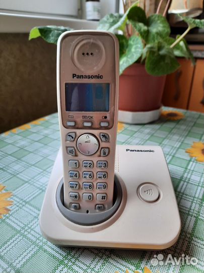 Цифровой радиотелефон Panasonic KX-TG7205RU