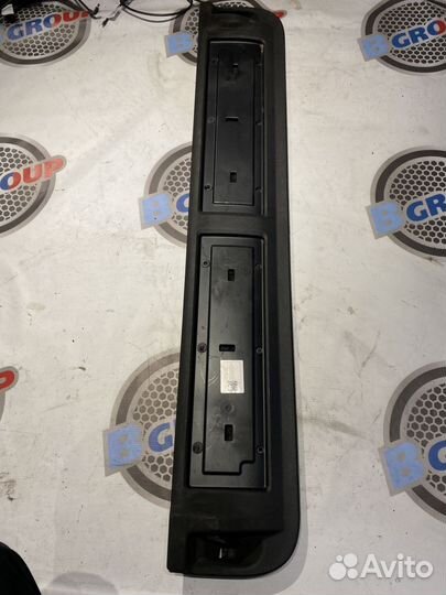 Обшивка крышки багажника Нижн. 51497441816 бмв X7