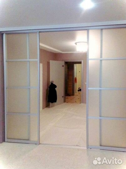 Стеклянная перегородка